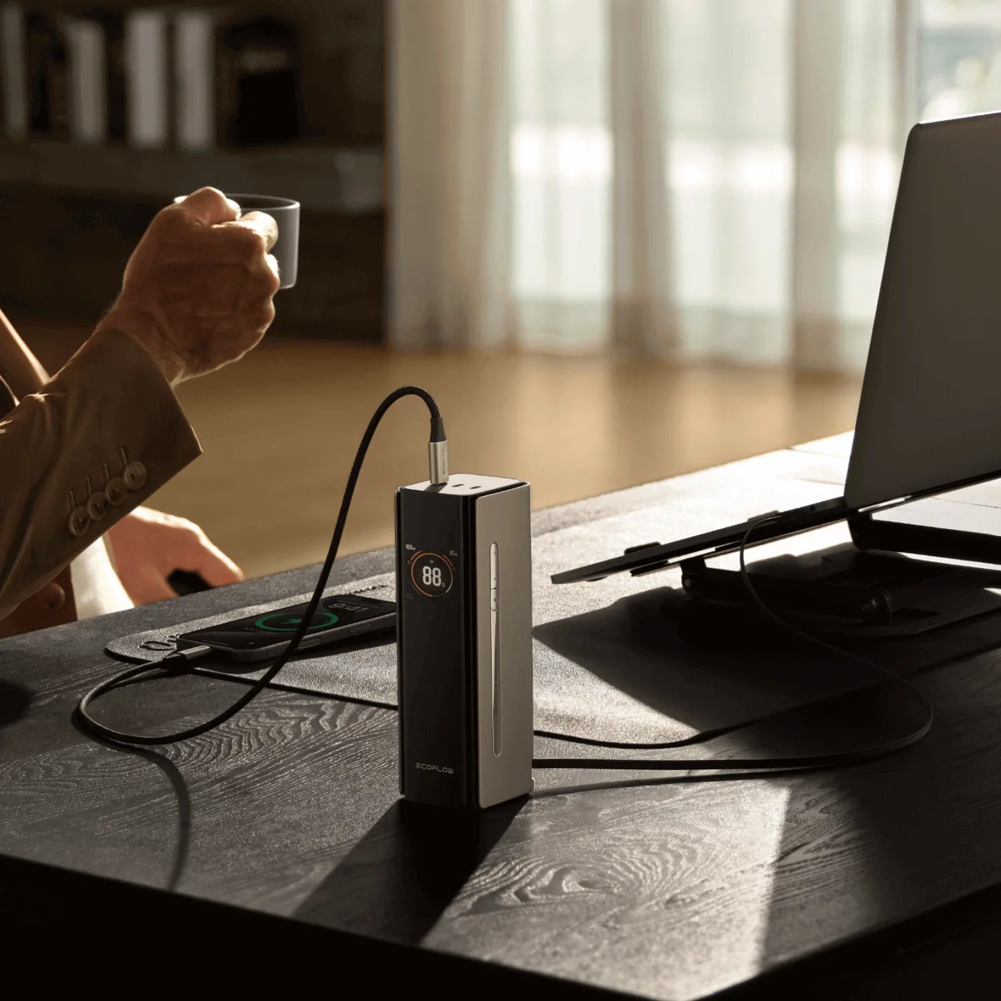 EcoFlow RAPID Pro Powerbank 27'650 mAh | 320 W laden, bis zu 300 W entladen | + ausziehbares 140 W USB-C Kabel